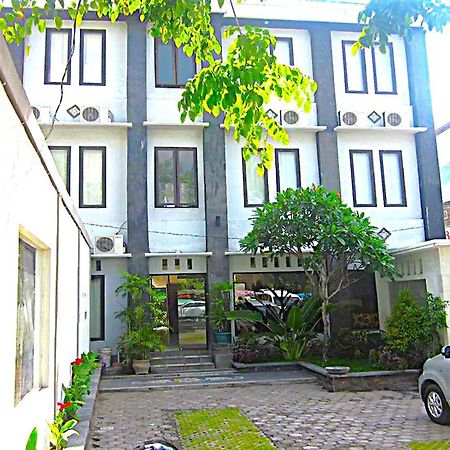 Hotel Warta Dua Denpasar  Exterior photo